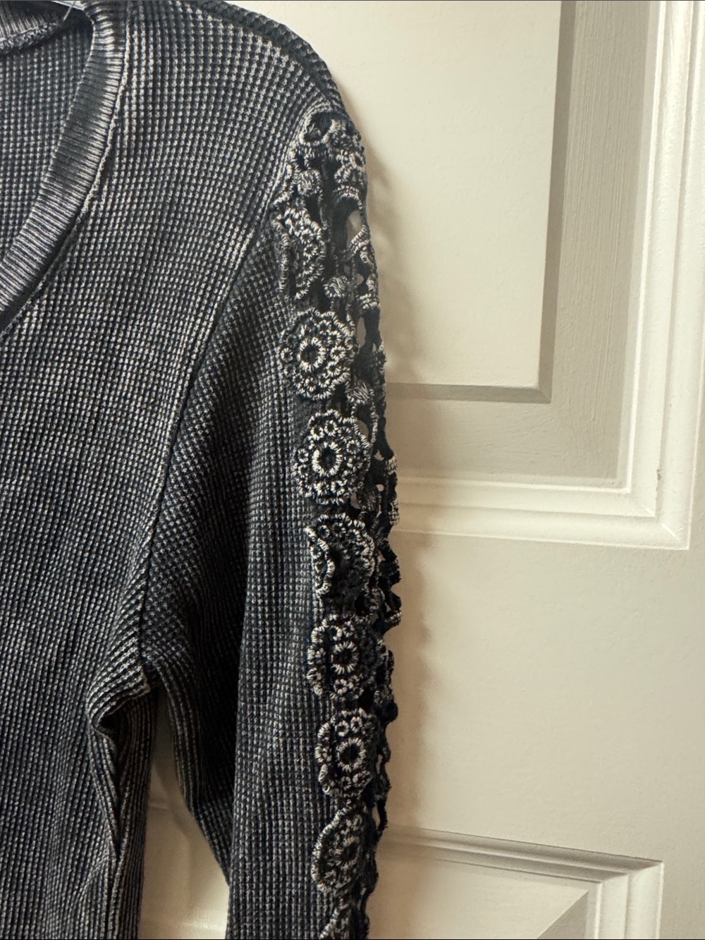 T Party Ribbed Long Sleeved Waffle Knit Henley with Lace-Trim Sleeves - Size S - Picture 4 of 7